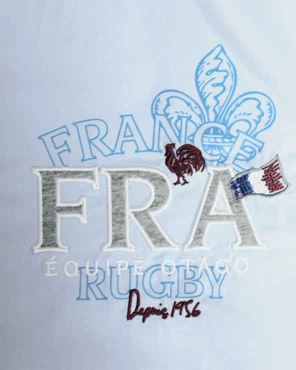 Ensemble brodé et sérigraphié côté coeur de la chemise French Otago bleu ciel pour homme