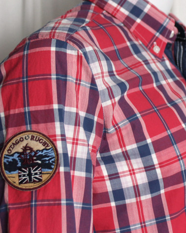 Ecusson brodé cousu sur la manche droite de la chemise Dia 2 Otago rouge pour homme