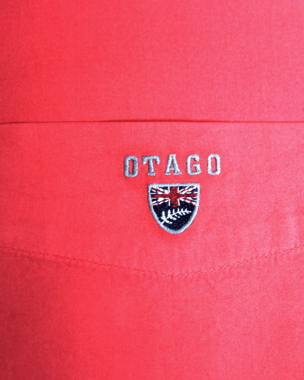 Broderie sur la poche côté coeur de la chemise Buenos aires corail pour homme