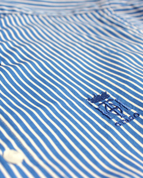 Broderie côté coeur de la chemise homme Buzy Otago rayée bleu marine/blanc