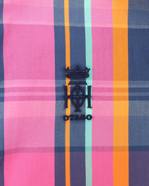 Broderie côté coeur de la chemise Tang Otago Fushia pour homme