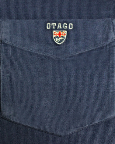 Broderie sur la poche côté coeur de la chemise Velours Otago navy blue pour homme