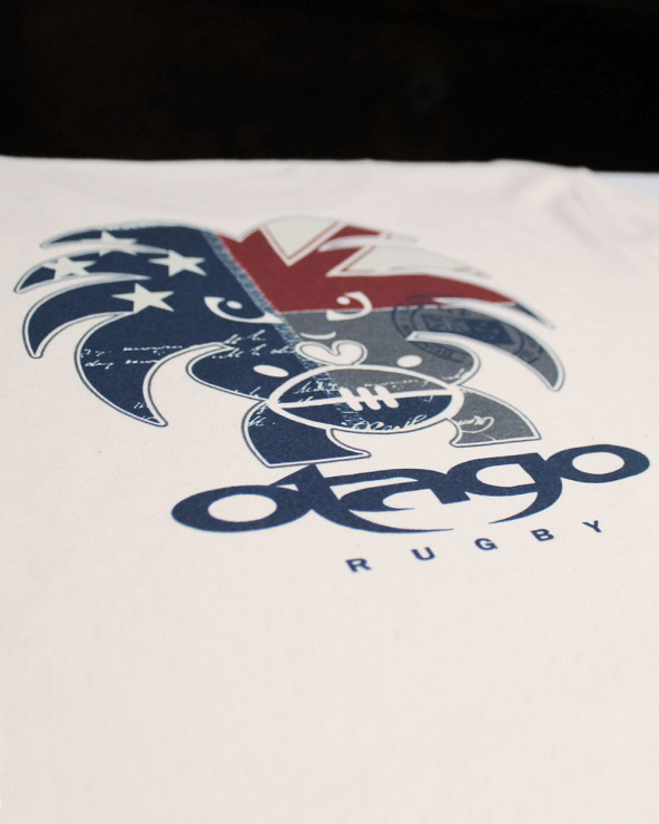 ambiance du Tee shirt Tikland Otago rugby raw natural pour homme