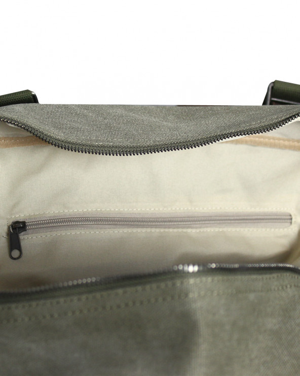 intérieur avec 1 poche zippée du SAC TRAVEL 48H OTAGO Kaki