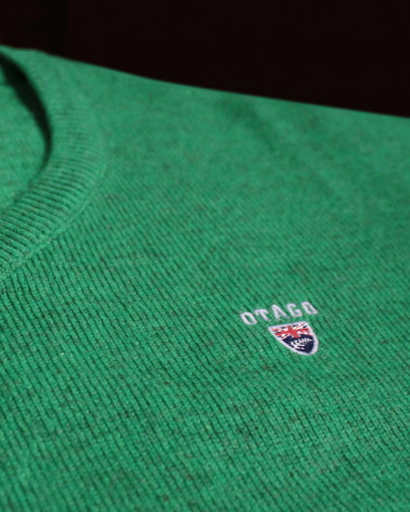 détail du Pull Buenos Aires col V Otago rugby vert pour homme