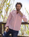 Chemise manches longues pour homme Thomas Otago pink jj sur mannequin