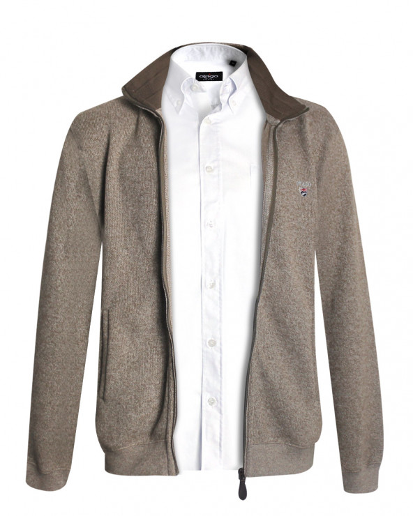 tenue avec le Sweat zip 25SW7 Otago rugby beige pour homme et une chemise blanche