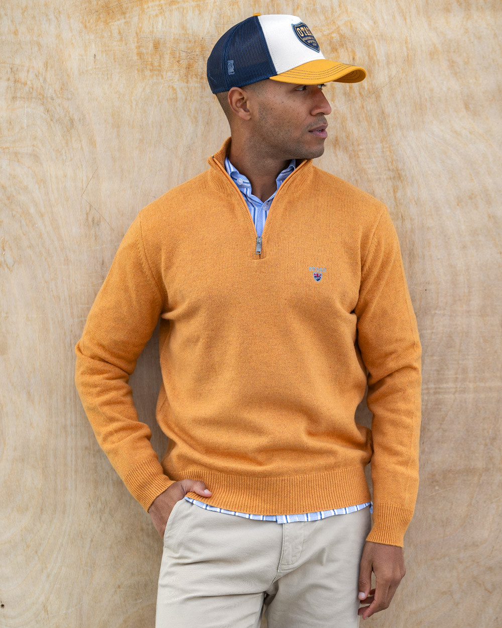 modèle du Pull Buenos Aires col zippé Otago pamplemousse pour homme