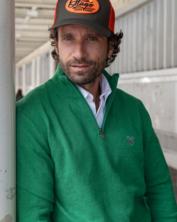 modèle du Pull col zippé vert Buenos Aires Otago pour homme