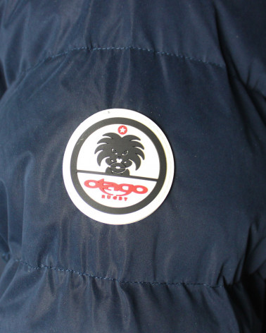 écusson cousu sur la manche gauche de la doudoune Lookly Otago bleu marine pour homme