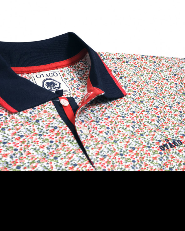 détail du col du Polo manches courtes Liflor Otago rugby blanc marine à motifs pour homme