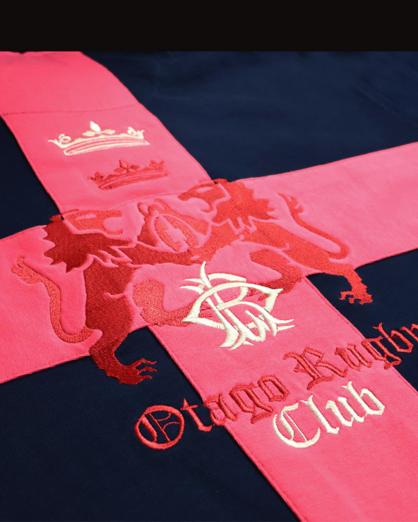 détail ensemble brodé dos du Polo manches courtes Crosslion Otago rugby bleu marine pour homme