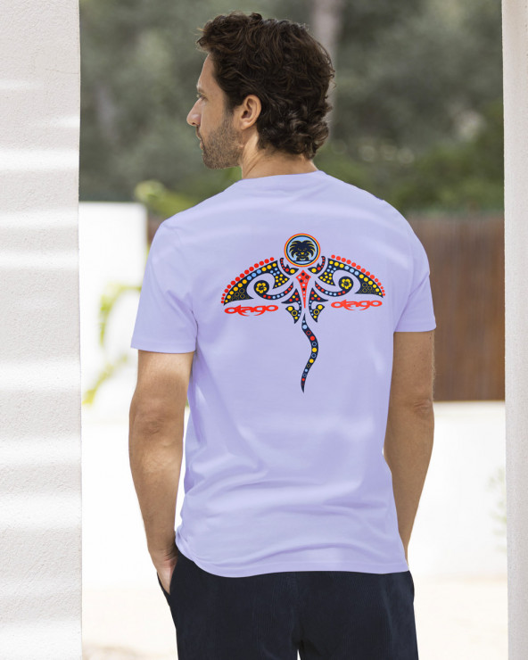 le mannequin porte un Tee-shirt Mantaflo Otago rugby parme coton Bio pour homme