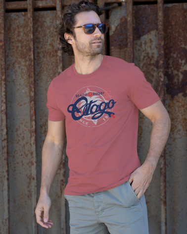 le mannequin porte un Tee-shirt Sawyers Otago rugby antique rose pour homme