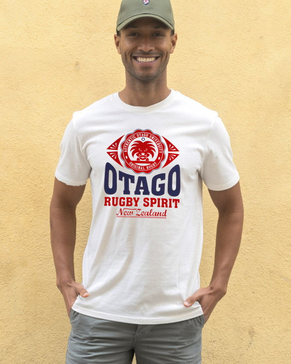 modèle du Tee-shirt Everlandy ivoire Otago rugby coton Bio pour homme