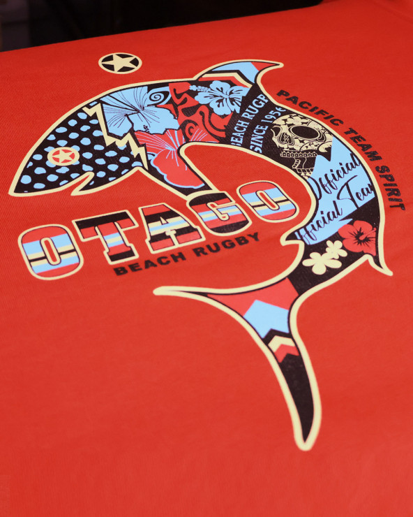 détail sérigraphie dos du Sweat col rond PATREQ Otago rugby paprika pour homme