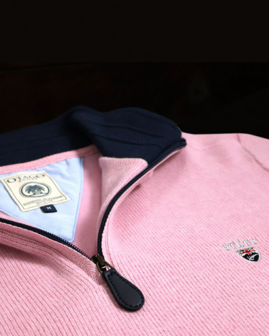 détail de broderie du Sweat rose col zippé pour homme 24SW7 Otago rugby