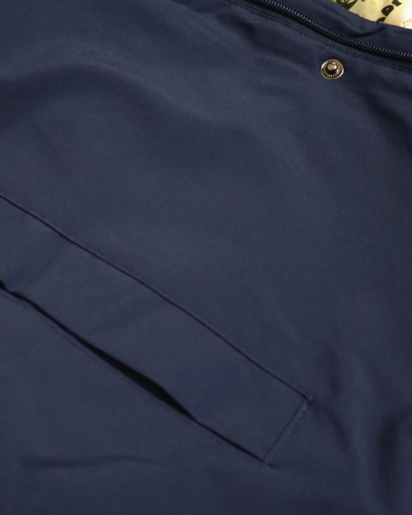 poche latérale extérieure de la Doudoune longue bleu marine déperlante pour homme Lamyan Otago rugby avec capuche